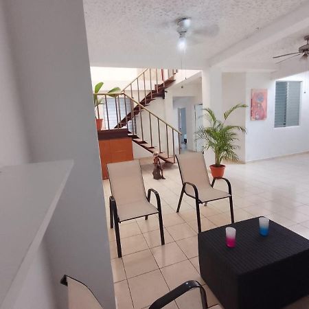 Hostal Los Heroes Antiguo Cuscatlan Bagian luar foto