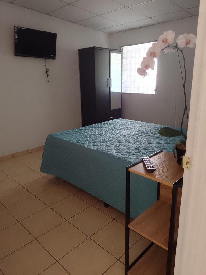 Hostal Los Heroes Antiguo Cuscatlan Bagian luar foto