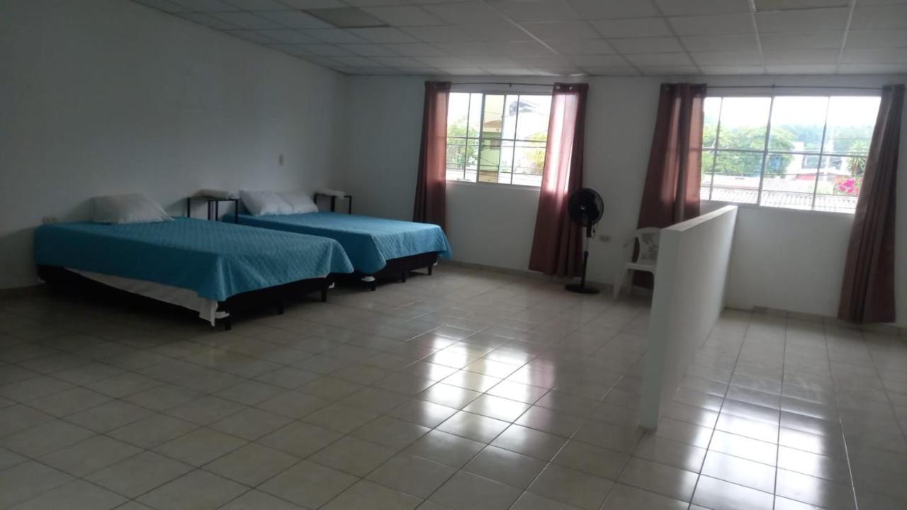 Hostal Los Heroes Antiguo Cuscatlan Bagian luar foto